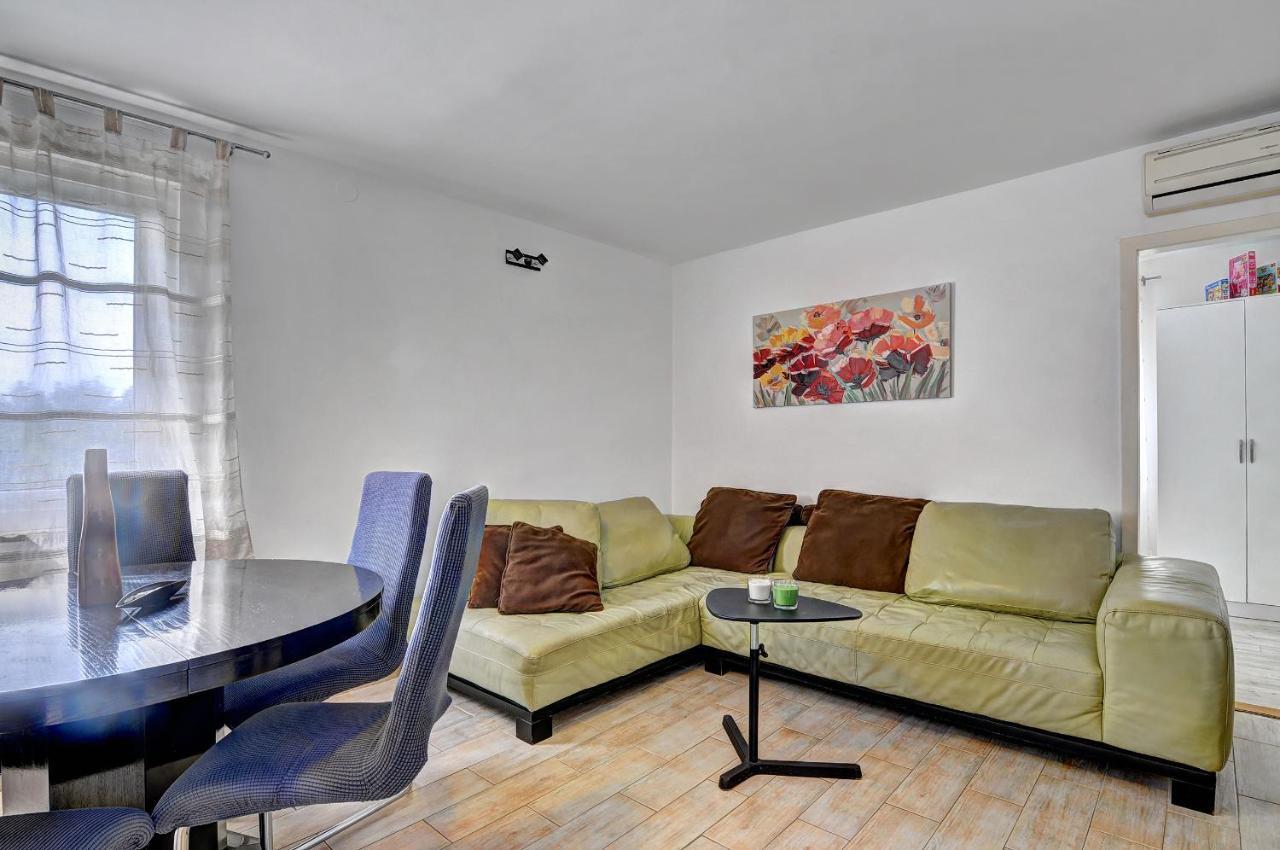 Apartamento Lina Pula Exterior foto